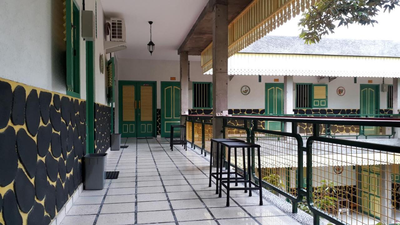 Joglo Aruna Syariah Yogyakarta Exterior photo
